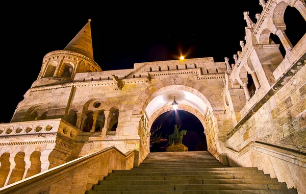 Besök Fisherman Bastion Med Sin Spektakulära Nattbelysning Budapest Ungern — Stockfoto