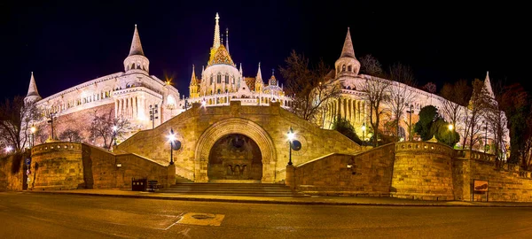 Budapeşte Macaristan Aydınlık Kuleleri Merdiveni Ile Balıkçı Kalesi Nin Panoramik — Stok fotoğraf