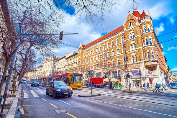 Budapest Ουγγαρια Φεβρουαριου 2022 Κυκλοφορία Στο Grand Boulevard Ένα Από — Φωτογραφία Αρχείου