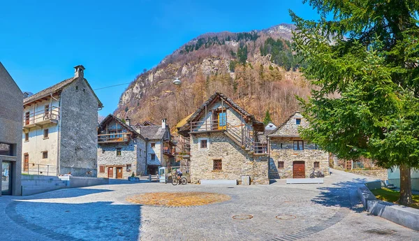 Centro Histórico Sonogno Pueblo Con Peatonal Piazza Rodeado Casas Piedra — Foto de Stock