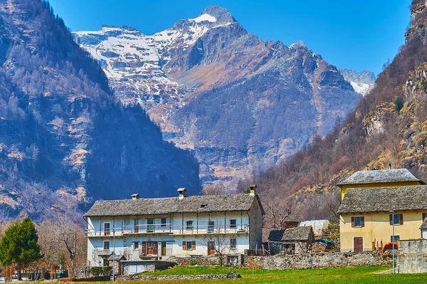 Picturesque Scenery Corona Redorta Mount Leopontine Alps Old Houses Sonogno — Stock Photo, Image