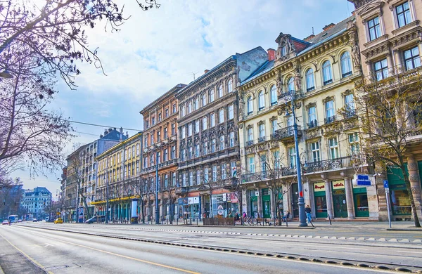Budapest Ungarn Februar 2022 Die Reihe Historischer Gebäude Geschmückt Mit — Stockfoto