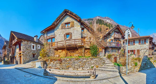 Panorama Antigua Calle Del Pueblo Con Casas Piedra Alpinas Tradicionales — Foto de Stock