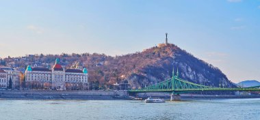 Gellert Termal Hamamları ve Otel Kompleksi, Gellert Tepesi ve Özgürlük Köprüsü, Budapeşte, Macaristan