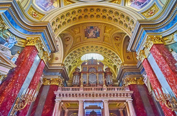 Budapest Hungría Febrero 2022 Bóveda Dorada Ricamente Decorada Órgano Vintage — Foto de Stock