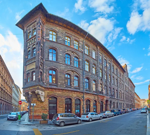 Edificio Ladrillo Albert Szent Gyorgyi School Lonyay Street Budapest Hungría — Foto de Stock