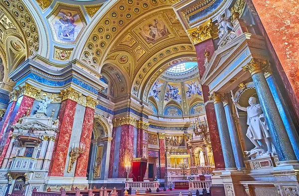 Budapest Węgry Feb 2022 Sala Modlitewna Sanktuarium Stefana Rzeźbionymi Malowanymi — Zdjęcie stockowe