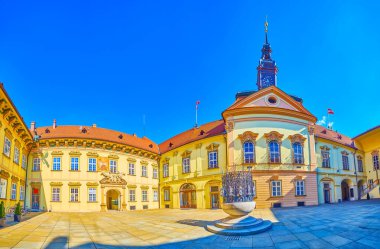 Çek Cumhuriyeti 'nin Brno şehrinin Nova Radnice (Yeni Belediye Salonu) büyük avlusunun panoraması