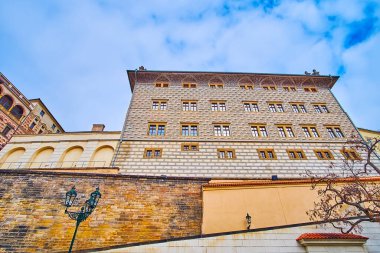 Schwarzenberg Sarayı 'nın süslü duvarı geleneksel Çek sgraffito dekorasyonu, Hradcany, Prag, Çek Cumhuriyeti