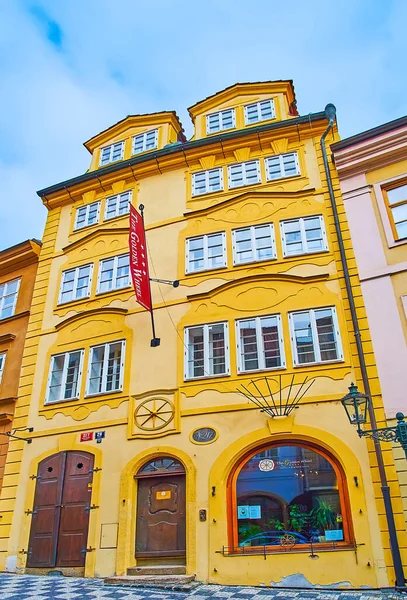 Prag Cazech Republic Mars 2022 Historiska Huset Vid Golden Wheel — Stockfoto