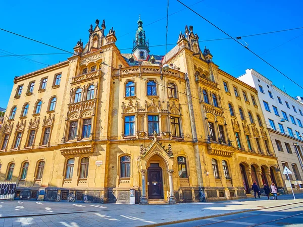 Scenografico Edificio Angolo Stile Gotico Con Decorazioni Intagliate Jakubska Brno — Foto Stock