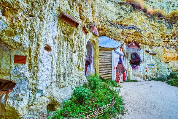 Фасад Исторического Комплекса Пещерного Монастыря Бакота Национальном Природном Парке Подольский — стоковое фото