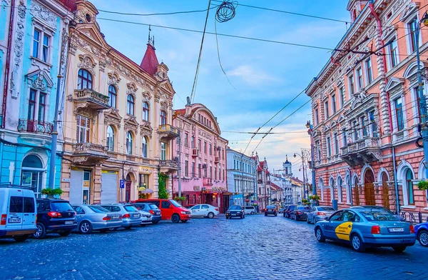Chernivtsi Ukraine Juli 2021 Avondwandeling Oude Stad Omgeving Historische Gebouwen — Stockfoto