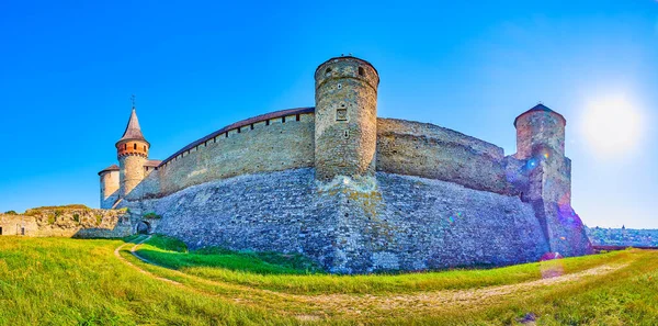 Vista Panorámica Del Castillo Medieval Kamianets Podilskyi Conservado Sus Enormes —  Fotos de Stock
