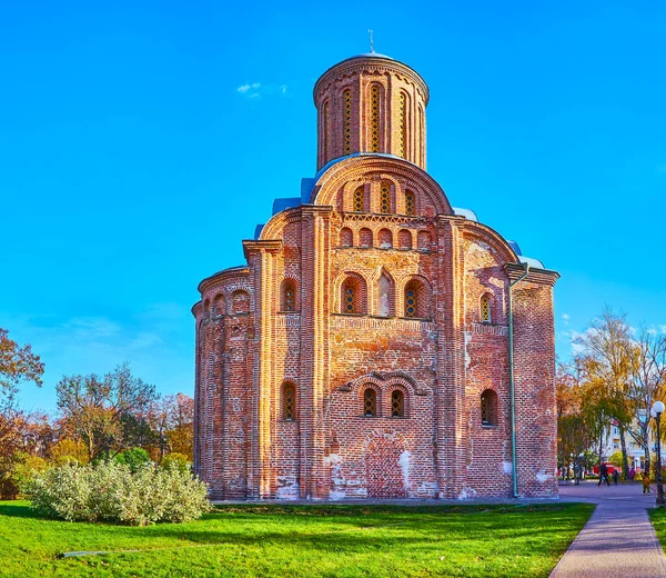 Historic Brick Paraskeva Pyatnytska Church Surrounded Green Lawn Plants Bohdan — Stock Photo, Image