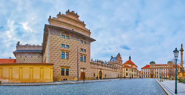 Panorama Com Elegante Palácio Schwarzenberg Decorado Com Telhado Esculpido Ornamento — Fotografia de Stock