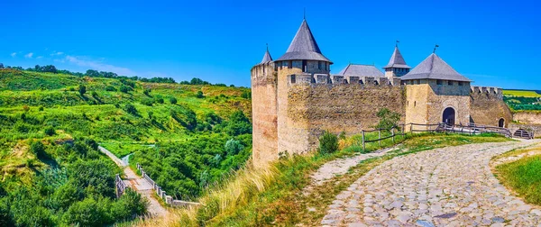 Authentic Pebble Path Medieval Khotyn Fortress Located Hilly Bank River — ストック写真