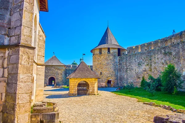 Visiting Medieval Khotyn Fortress Great Way Explore Ukrainian Medieval Spirit — ストック写真