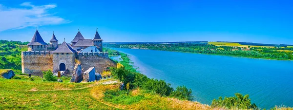 Panorámás Kilátás Dnyeszter Folyó Lenyűgöző Középkori Khotyn Erőd Partján Ukrajna — Stock Fotó