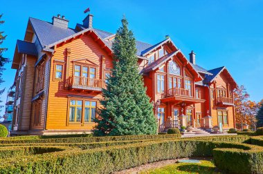 MEZHİHİRYA, UKRAINE - 26 Ekim 2021: Mezhyhirya 'daki Mezhyhirya Konutu' nun önemli simgelerinden biridir.