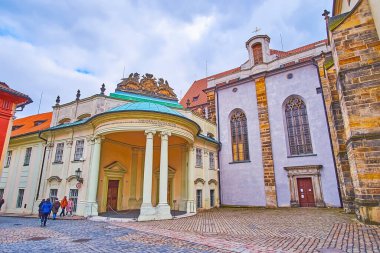 Tarihsel Rozmbersky Sarayı, St George Meydanı, Prag Şatosu 'nun Üçüncü Avlusu, Çek Cumhuriyeti