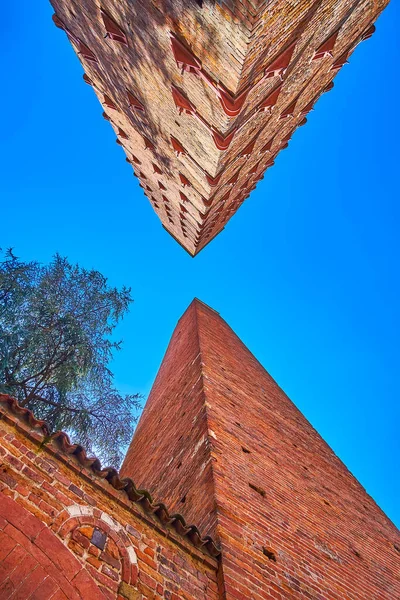 Unique Tall Towers Remains Medieval Architectural Style Pavia Italy — Stock Photo, Image