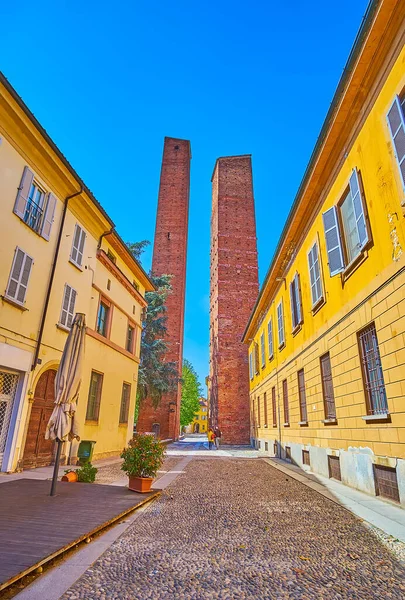 Preserved Medieval Red Brick Towers Piazza Leonardo Vinci Pavia Italy — ストック写真