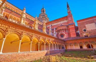 Certosa di Pavia Katedrali 'nin duvarları İtalya' nın küçük manastırı.