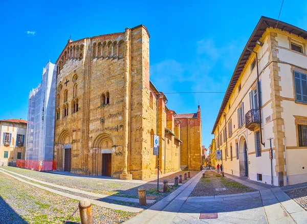 Medieval Church San Michele Maggiore Outstanding Facade Heart Pavia Italy — стокове фото