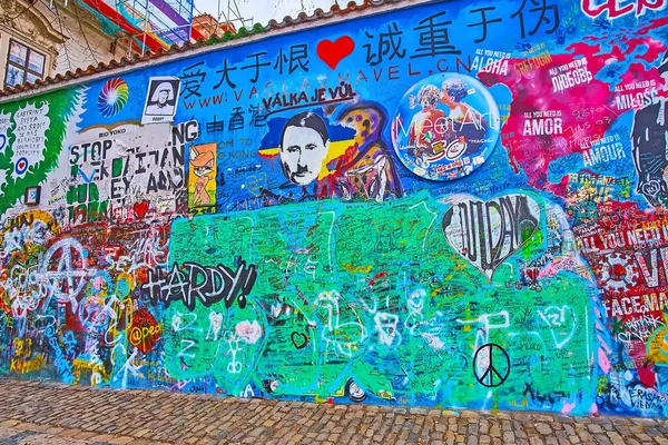 Prague Czech Republic March 2022 Graffiti Designs Slogans Lennon Wall — Fotografia de Stock