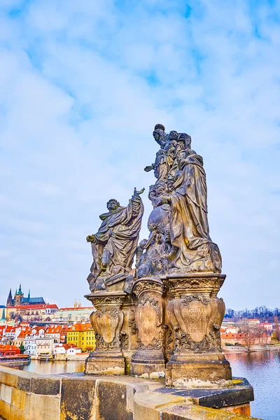 Madonna Bernard Statue Charles Bridge Skyline Prague Vitus Cathedral Czech — ストック写真