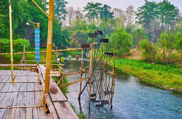 Wooden Terrace Pai River Opens View Rotating Waterwheel Lush Forest — Stock fotografie