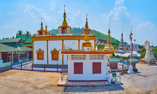Panorama White Ubosot Wat Chong Kham Temple Decorated Gilt Stucco — Stock Photo, Image