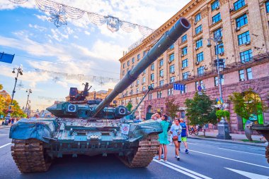 KYIV, UKRAINE - AUGUST 23, 2022: Captured Russian tank on exhibition of destroyed Russian military vehicles on Khreshchatyk avenue, on August 23 in Kyiv, Ukraine