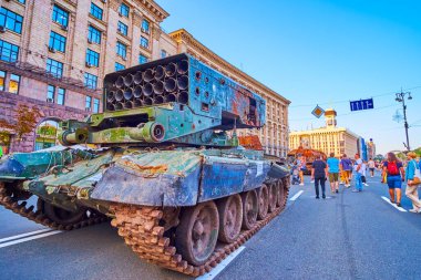 KYIV, UKRAINE - AUGUST 23, 2022: Destroyed Russian multiple rocket launcher Solntsepyok (TOS-1) on Khreshchatyk Avenue, on August 24 in Kyiv, Ukraine