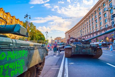 KYIV, UKRAINE - AUGUST 23, 2022: Khreshchatyk avenue with destroyed Russian tank during Independence Day, on August 24 in Kyiv, Ukraine