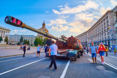 KYIV, UKRAINE - AUGUST 23, 2022: Rusty and bombed Msta self-propelled artillery on the exhibition of destroyed Russian military vehicles on Independence Square, on August 24 in Kyiv, Ukraine