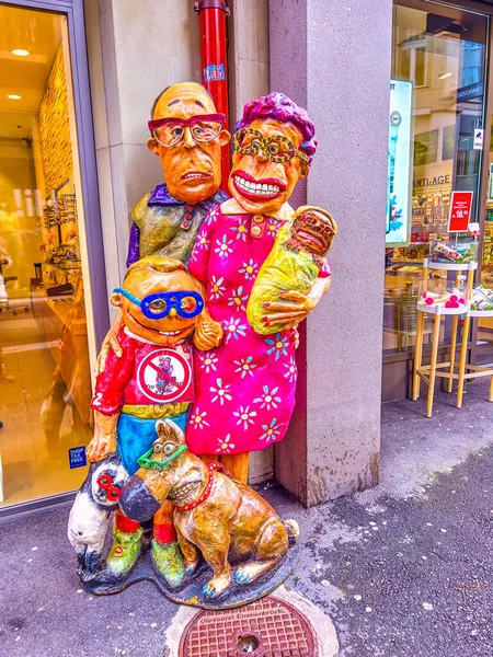 Lucerne Switzerland March 2022 Modern Sculpture Family Eyeglass Store March — Stock Photo, Image