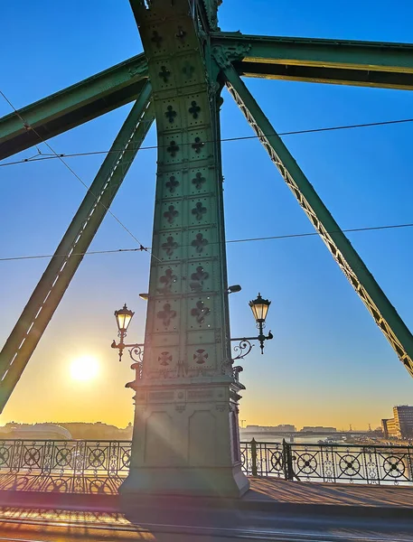 Bright Sunrise Seen Metal Constructions Historic Liberty Bridge Budapest Hungary — Stock Photo, Image