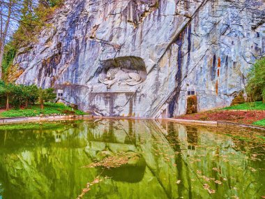 Lucerne Aslanı, Fransız Devrimi 'nde ölen İsviçreli muhafızların anısına yapılmış en ünlü anıttır.