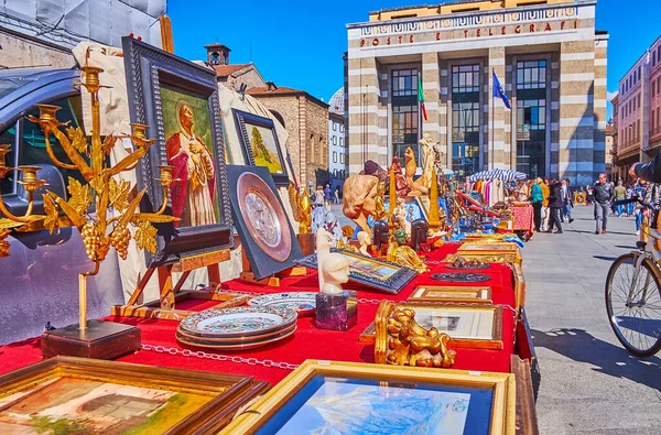 Brescia Italy April 2022 Counters Flea Market Vintage Tableware Icons — 스톡 사진