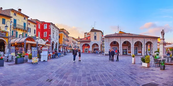 Panorama Piazza Giuseppe Malvezzi Torget Med Historiska Hus Och Monument — Stockfoto