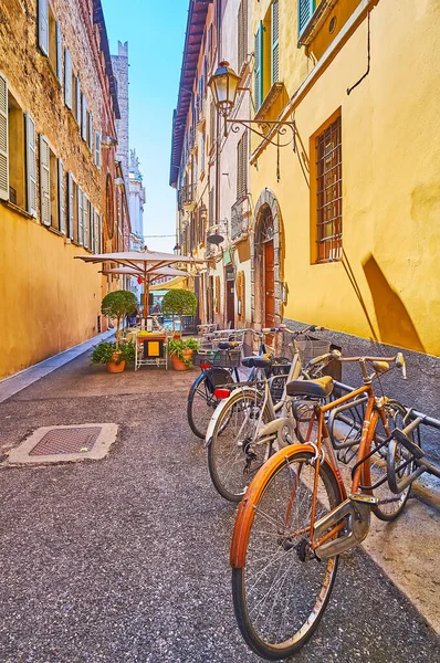 Cykelparkering Längs Husväggen Vicolo Sant Agostino Brescia Italien — Stockfoto