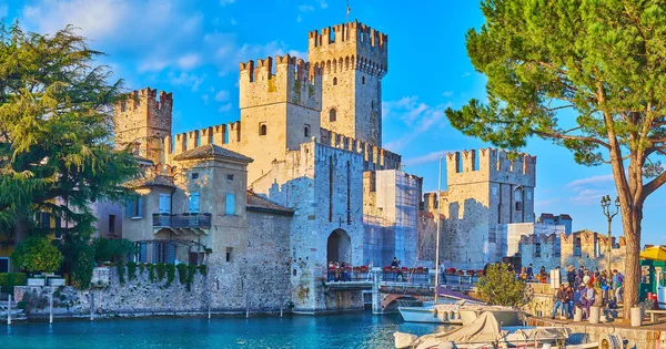 Puerto Antigua Sirmione Castillo Medieval Scaligero Italia — Foto de Stock