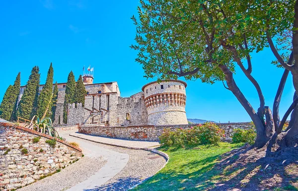 Curved Narrow Climb Cidneo Hill Medieval Brescia Castle Lombardy Italy — Stock Photo, Image