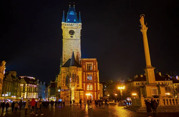 Czech Republic 2022年3月4日チェコ共和国プラハ旧市街広場 Staromestske Namesti の中心部での素晴らしい夜の散歩 — ストック写真