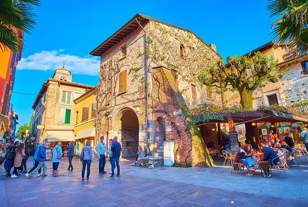 Sirmione Italie Avril 2022 Extérieur Vieille Maison Pierre Avec Petits — Photo