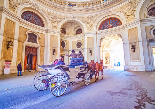 Horse Drawn Carriages Ride Passageway Michaelertor Michael Gate Hofburg Imperial — Stock Photo, Image