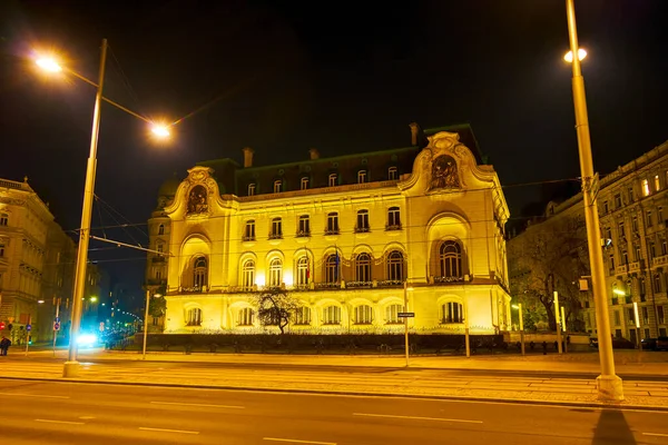 Βράδυ Πλατεία Schwarzenberg Θέα Στο Φωτεινό Φωτίζεται Art Nouveau Αρχοντικό — Φωτογραφία Αρχείου