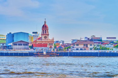 BANGKOK, THAILAND - 23 Nisan 2019: Rönesans Uyanışı tarzında Santa Cruz Kilisesi, Chao Phraya Nehri kıyısında 23 Nisan 'da Tayland' ın Bangkok kentinde yer almaktadır.